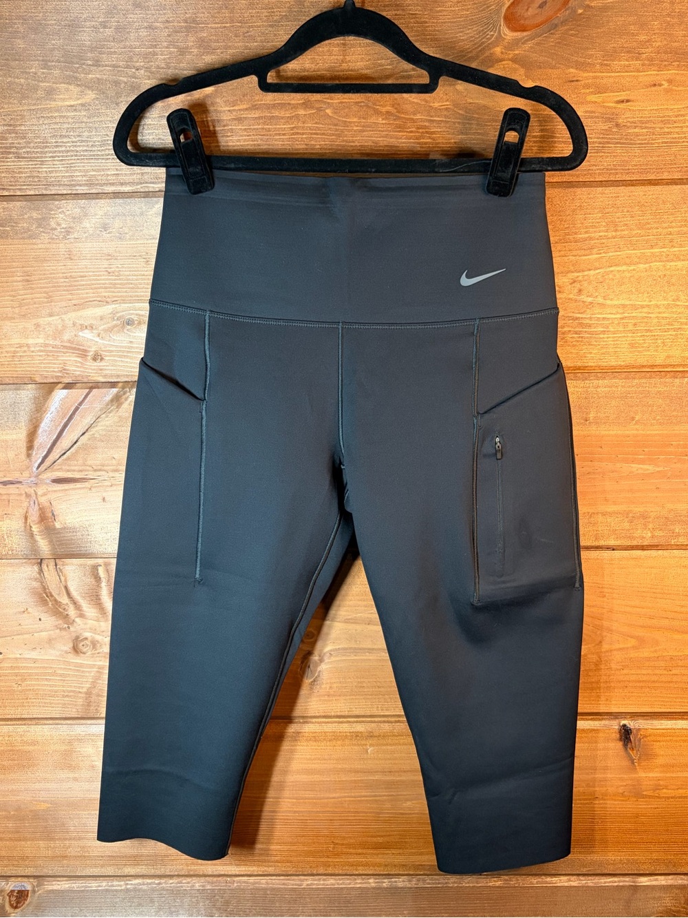 Nike Go Dri-FIT High Rise Capri Training Leggings Black Pockets Size Medium 💕🖤